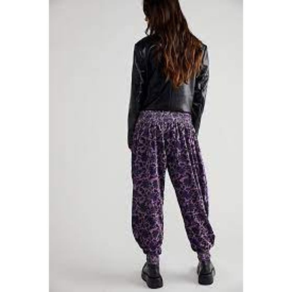 Free People One Marla Purple Floral Velvet Ruched Waist Jogger Pants SZ M - Picture 2 of 15